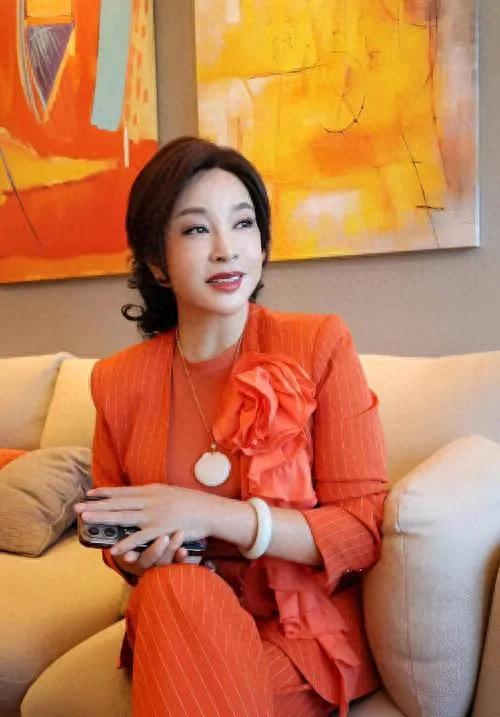 刘晓庆说要张牙舞爪地老去